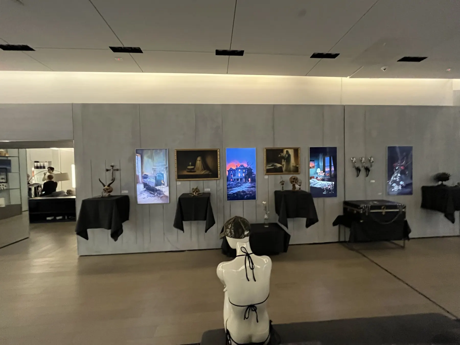 seance ny — image 16